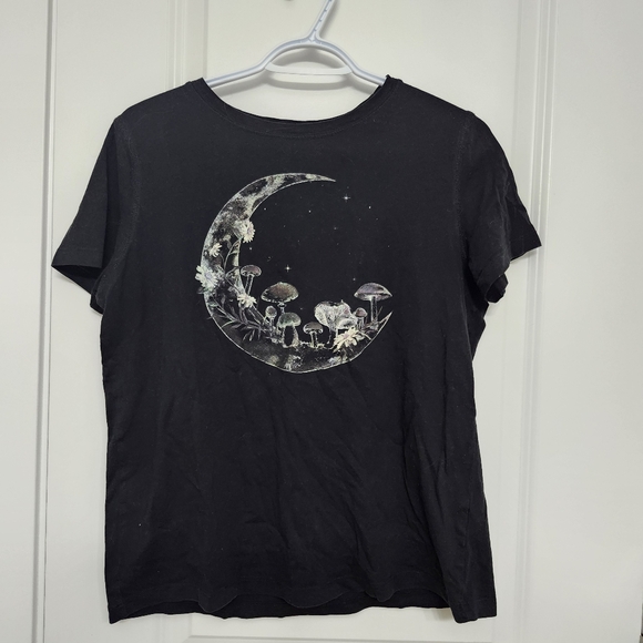 Black moon graphic t-shirt - Picture 1 of 2